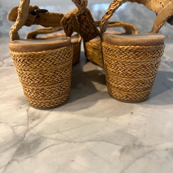 STUART WEITZMAN SANDAL - Picture 4 of 9